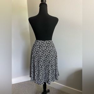 BODEN knit skirt, black floral, sz 8L (22” in), NWT
